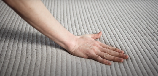 The Benefits of Memory Foam vs. Hybrid Mattresses